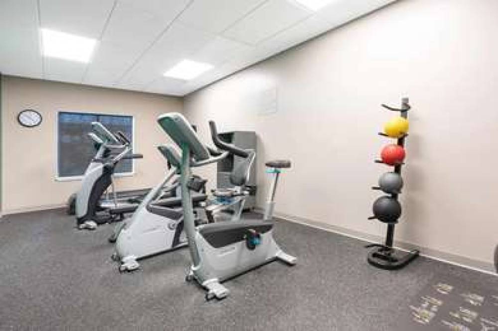 HAMPTON INN SAN JOSE CHERRY AVE 6
