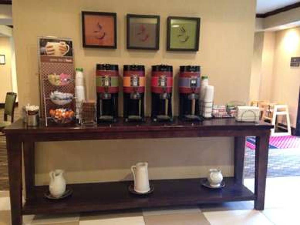 Hampton Inn Sanford 10