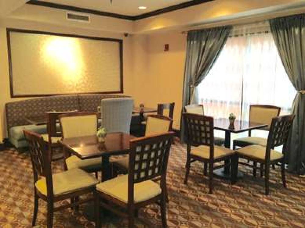 Hampton Inn Sanford 6