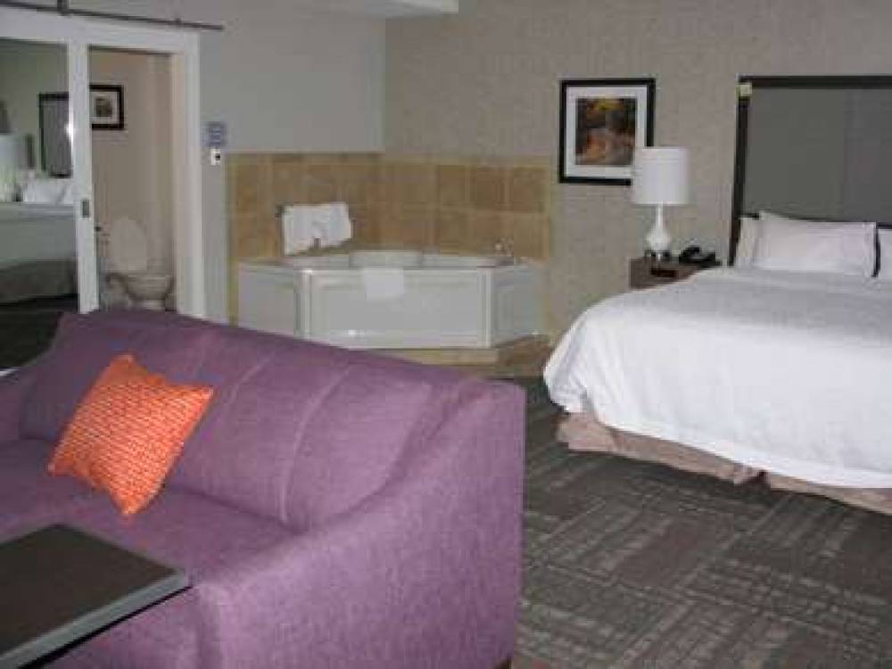 Hampton Inn Sevierville 1