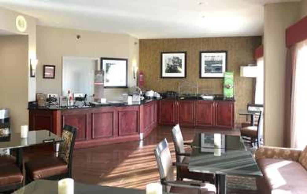 Hampton Inn Sevierville 3