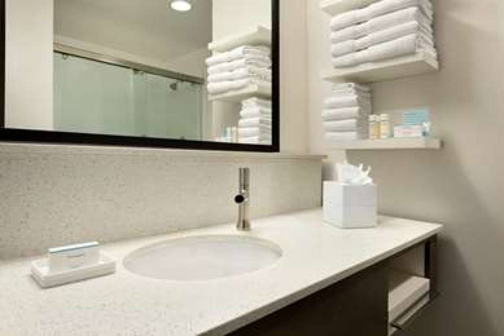HAMPTON INN SPRING HILL, TN 5