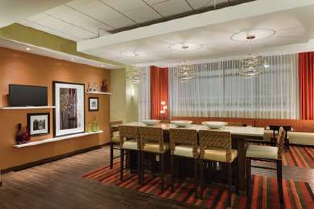 HAMPTON INN, ST. ALBANS VT 3