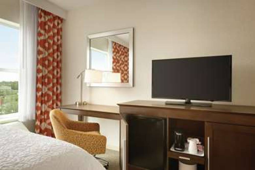 HAMPTON INN, ST. ALBANS VT 10