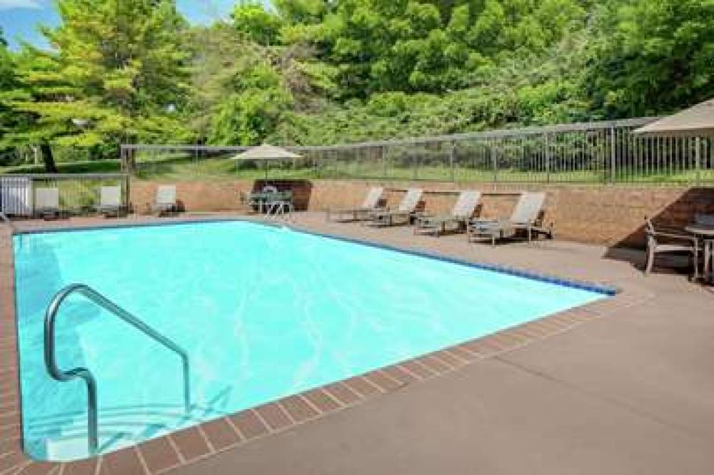 Hampton Inn State College 6
