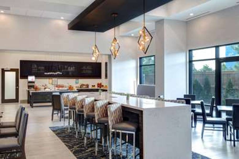 HAMPTON INN STES BURLINGTON TORONTO 9