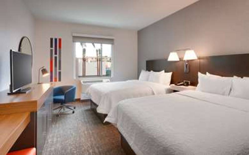 HAMPTON INN SUITES ANAHEIM RESORT C 10