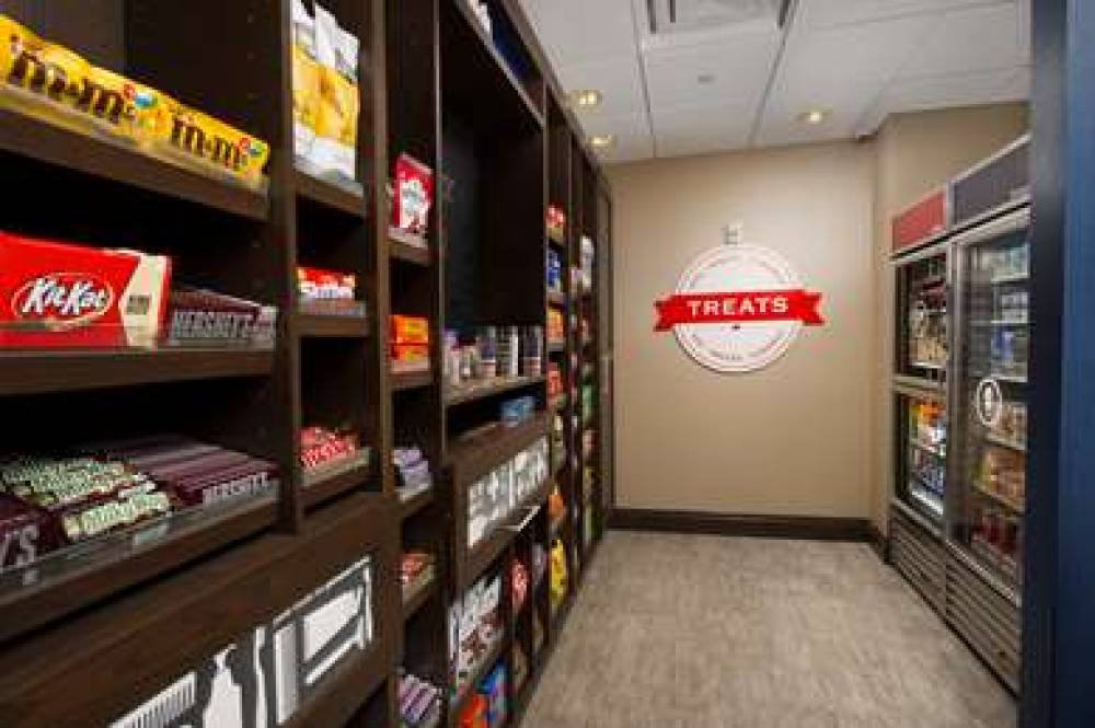 HAMPTON INN SUITES FALLS CHURCH 9