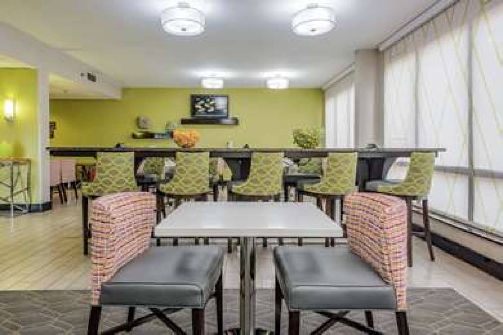 Hampton Inn Tampa-Int'l Airport/Westshore 8