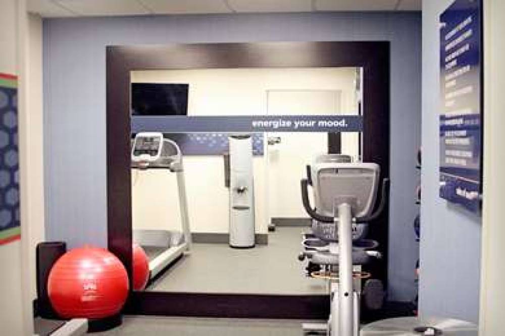 Hampton Inn Tampa-Rocky Point 7