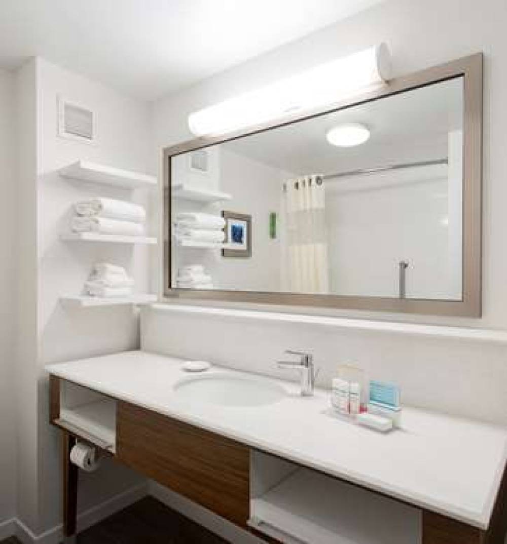Hampton Inn Troy 9