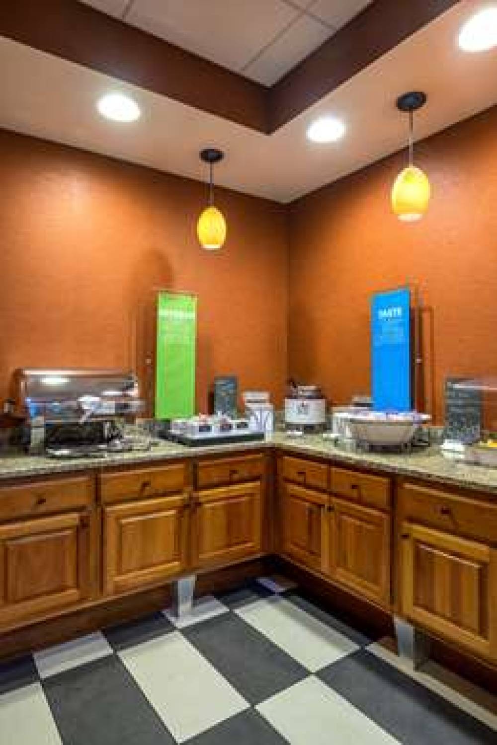 Hampton Inn Waterville 9