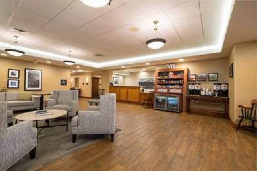 Hampton Inn Waterville 5