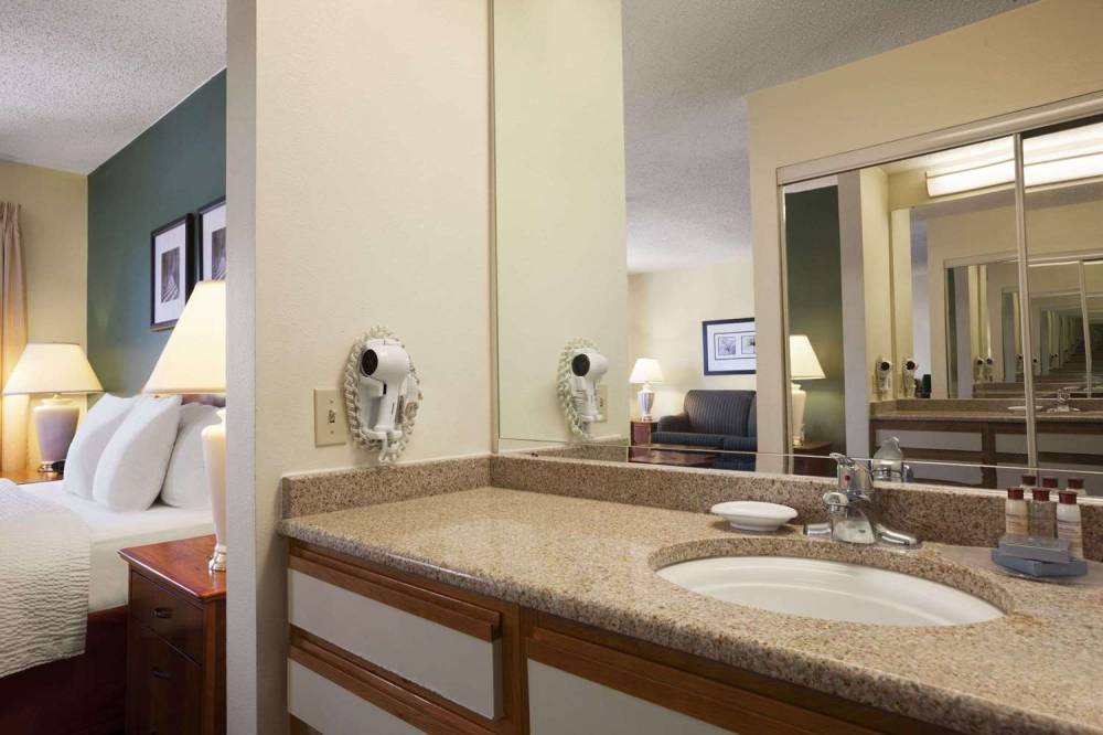 HAWTHORN SUITES BY WYNDHAM PHI 7