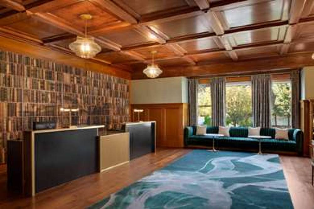 HAYES MANSION, CURIO BY HILTON 6