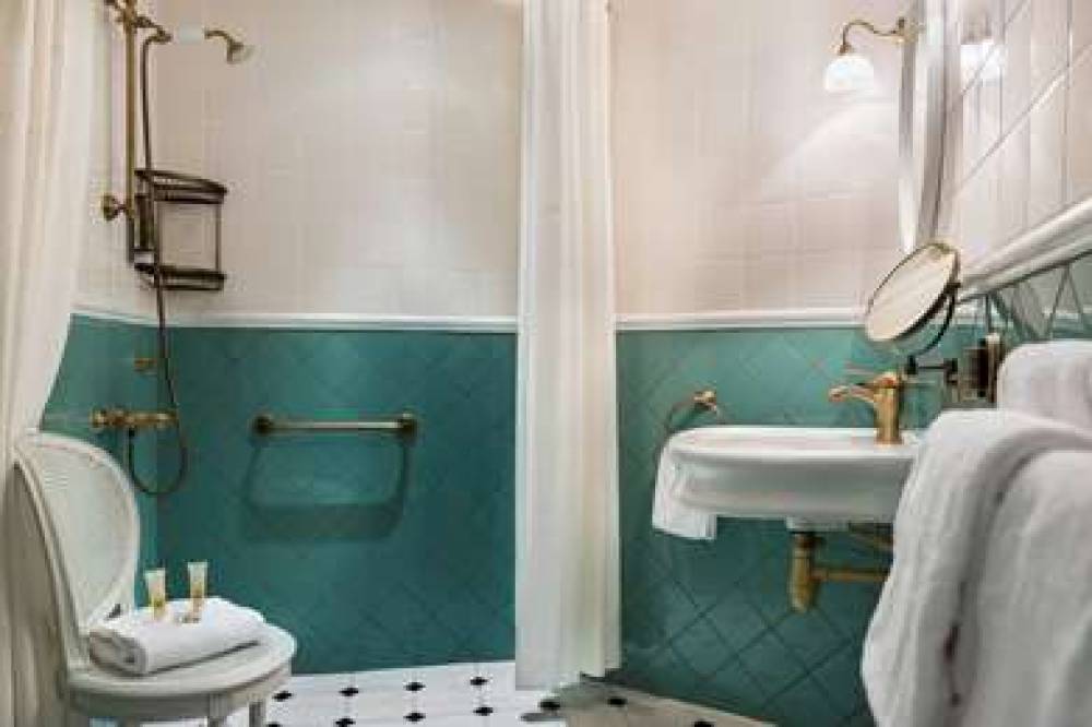 HC Hotel De Neuve 10
