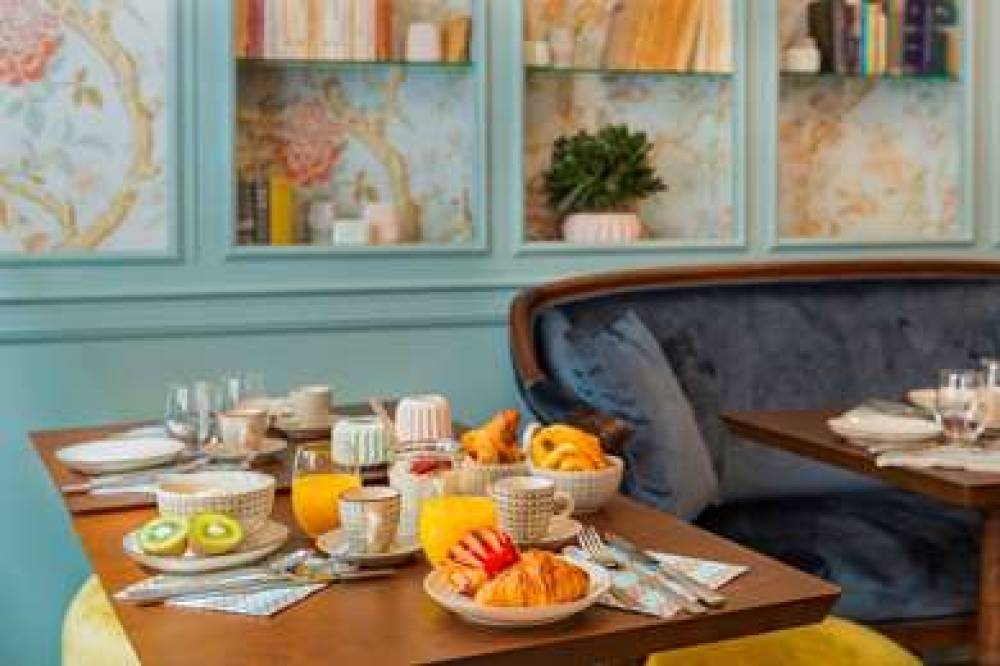 HC Hotel De Neuve 4