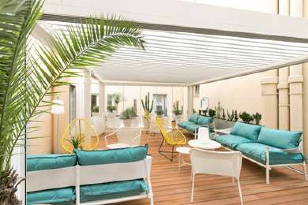 Hc The Deck Hotel