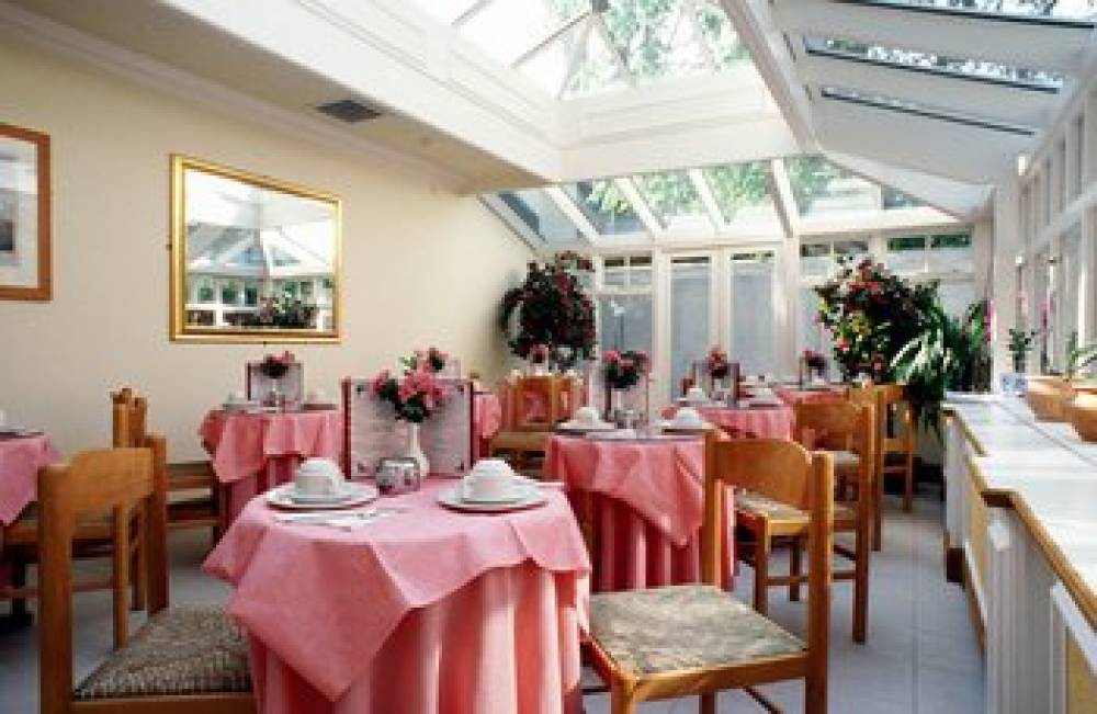 HENLEY HOUSE HOTEL 5