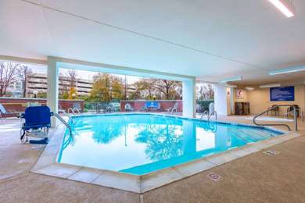 HERITAGE INN & SUITES THE WOODLANDS 10