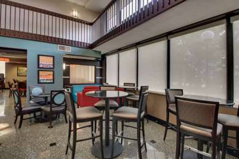 HERITAGE INN & SUITES THE WOODLANDS 3