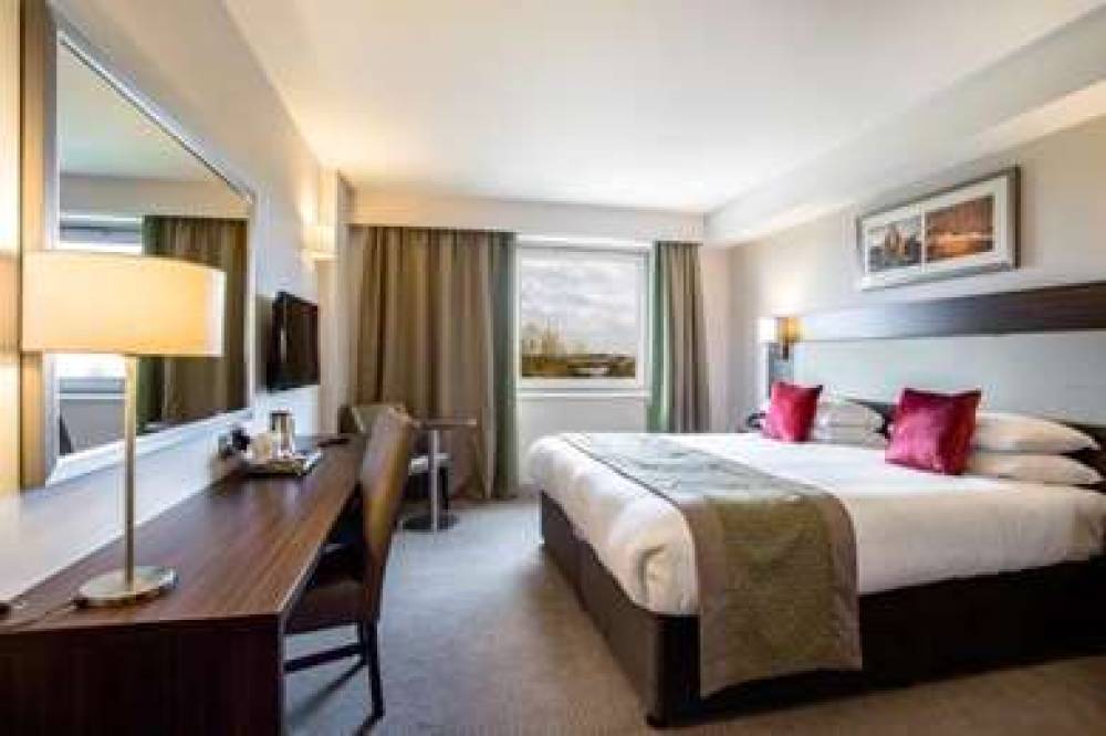 HESTON HYDE HOTEL 6