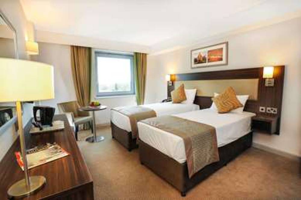 HESTON HYDE HOTEL 10