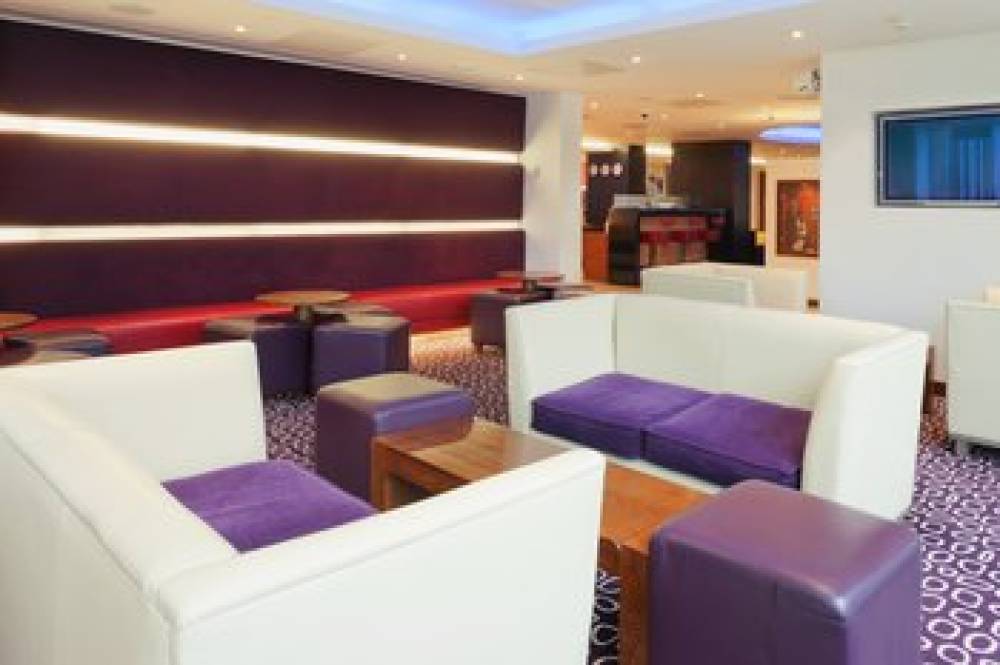 HI EXP LONDON - SWISS COTTAGE 3