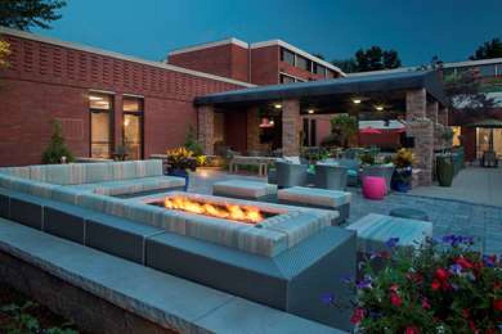 HILTON AKRON/FAIRLAWN 1