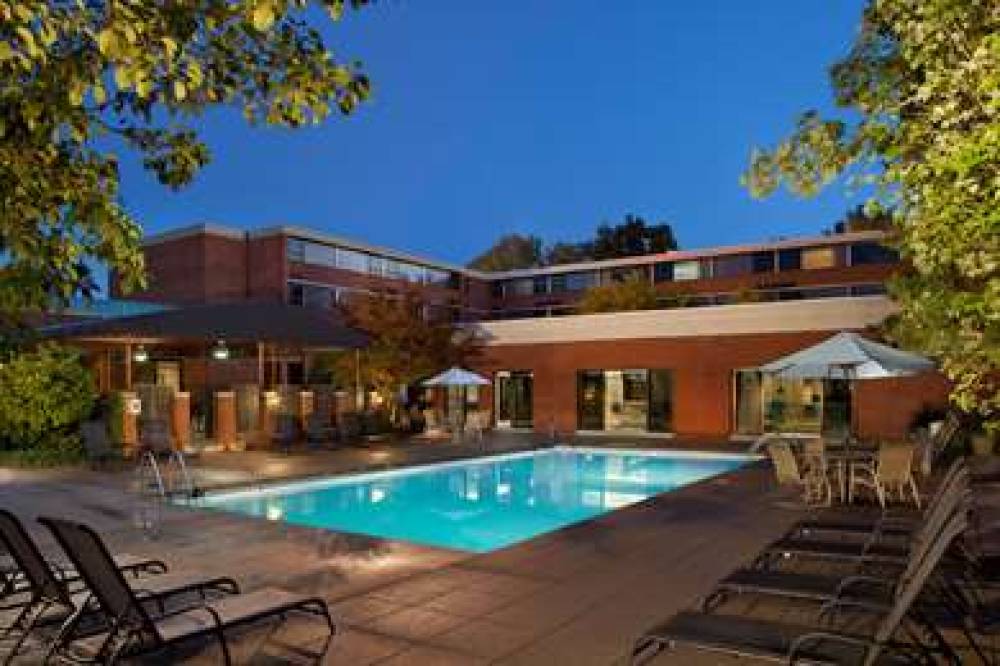 HILTON AKRON/FAIRLAWN 9