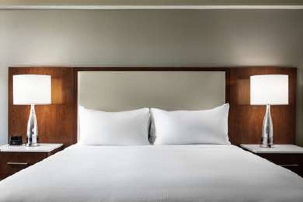 Hilton Boston Logan Airport 8