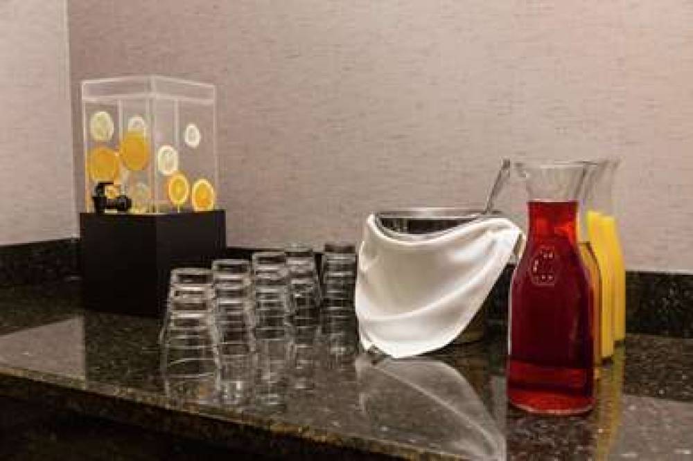 Hilton Chicago/Oak Lawn, IL 8