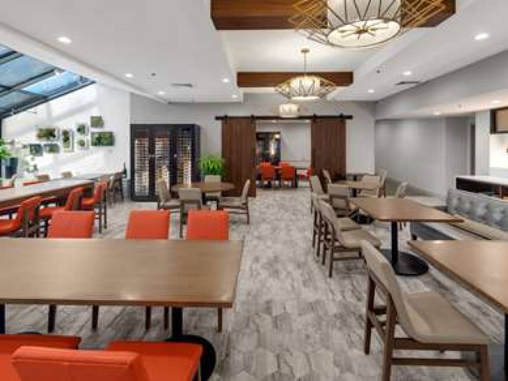 Hilton Chicago/Oak Lawn, IL 5