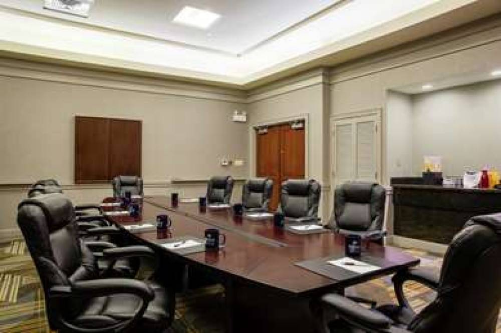 Hilton Chicago/Oak Lawn, IL 10
