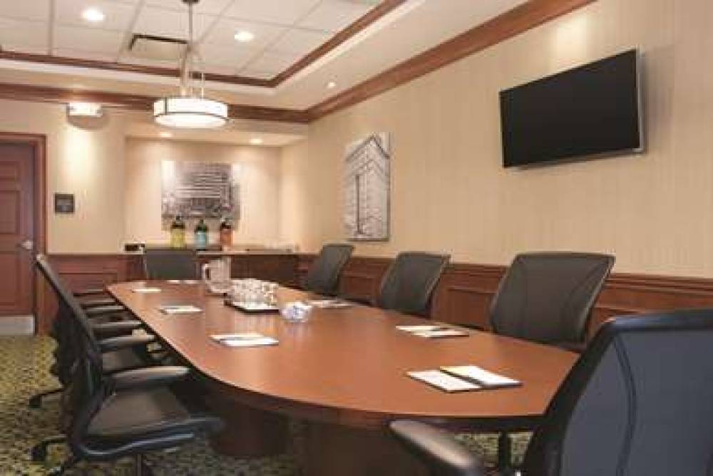 Hilton Garden Inn Akron-Canton Airport 4