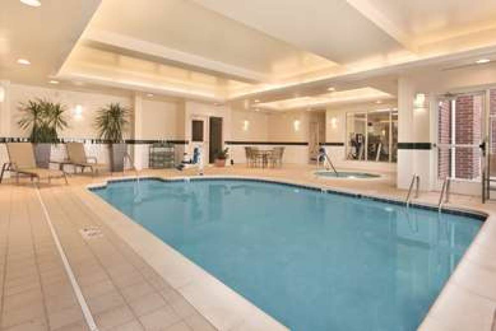 Hilton Garden Inn Akron-Canton Airport 2