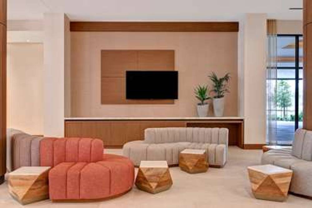 HILTON GARDEN INN ANAHEIM RESORT 9
