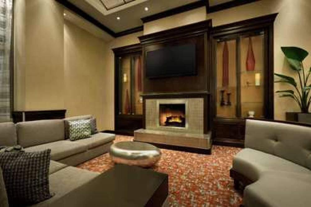 Hilton Garden Inn Atlanta Downtown 8
