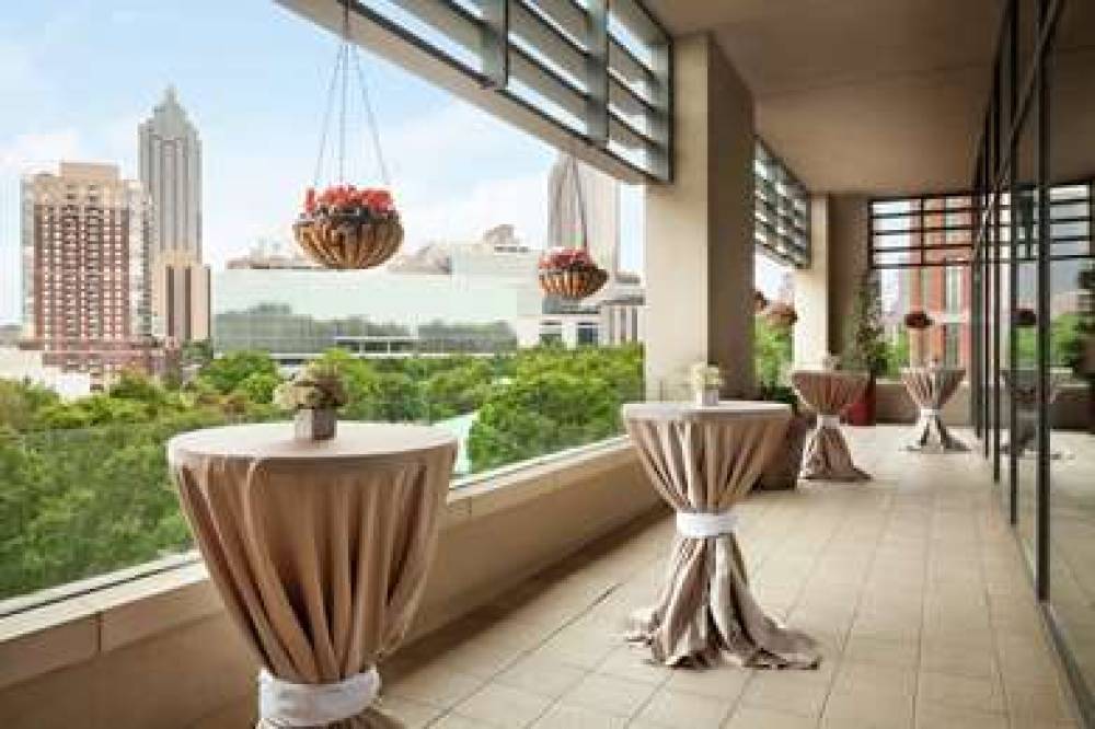 Hilton Garden Inn Atlanta Downtown 3