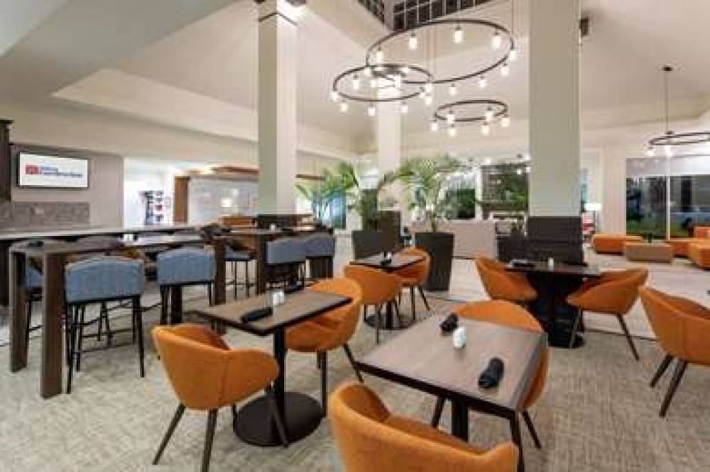 Hilton Garden Inn Bloomington 10