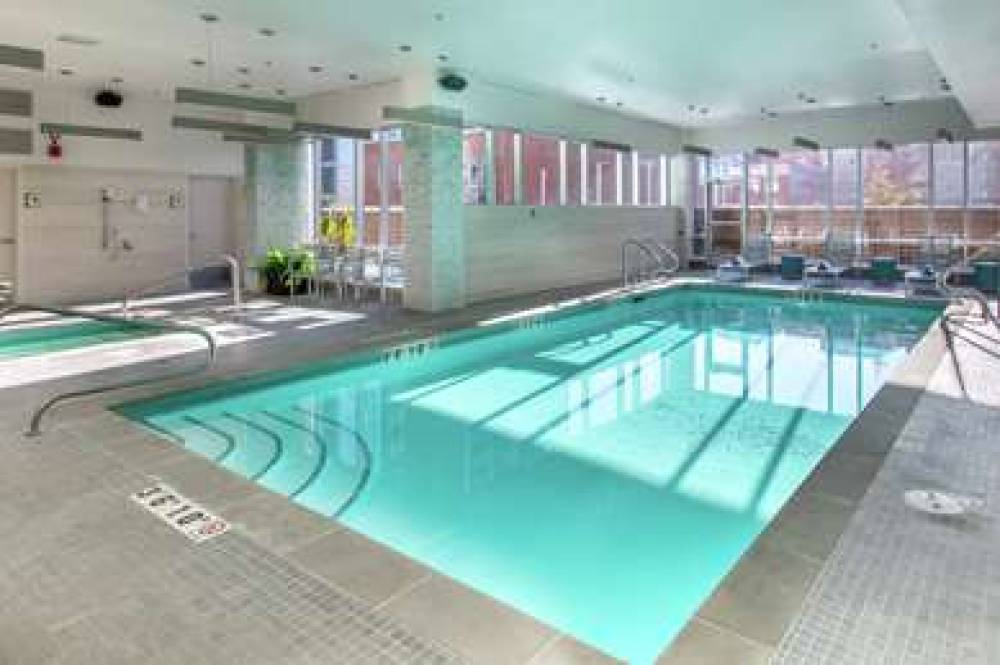 HILTON GARDEN INN CALGARY DOWNTOWN 4