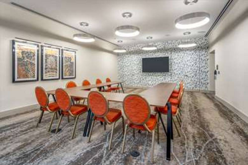 HILTON GARDEN INN CHICAGO LOOP 6
