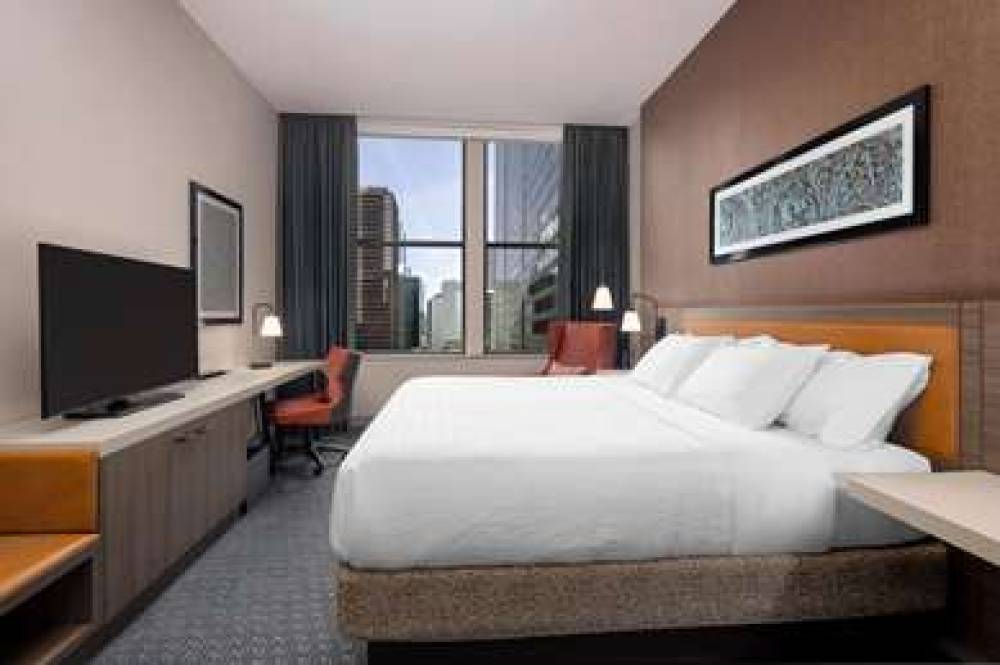 HILTON GARDEN INN CHICAGO LOOP 10