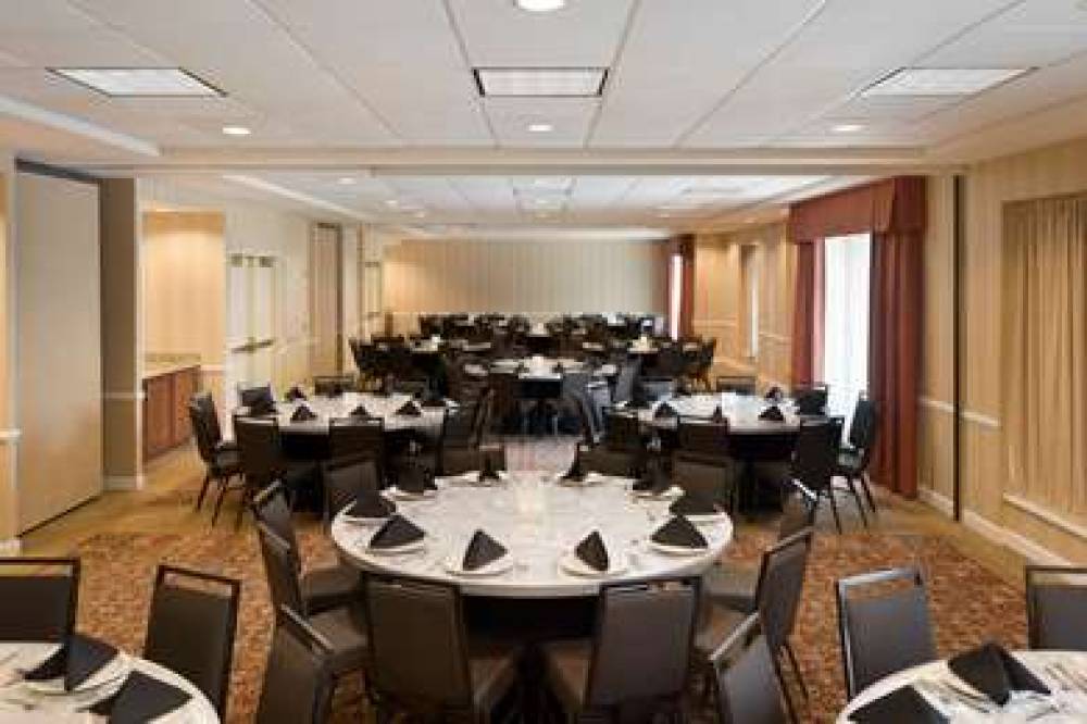Hilton Garden Inn Chicago/Oakbrook Terrace 2
