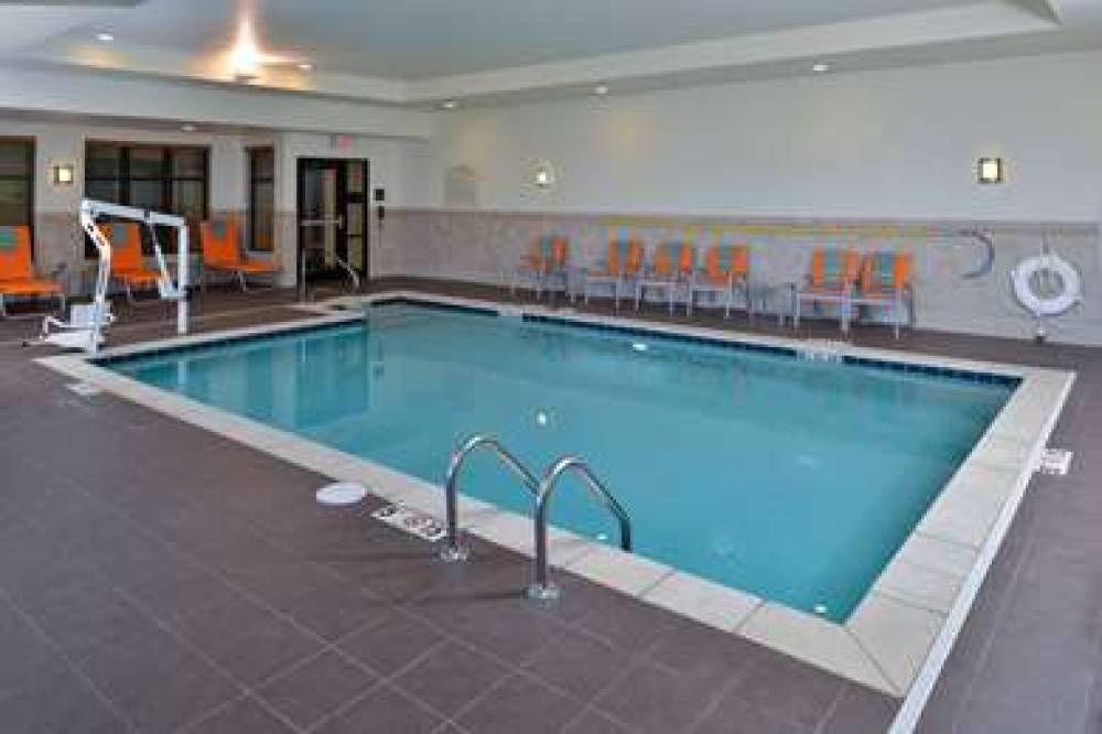 HILTON GARDEN INN CINCINNATI/WEST C 5