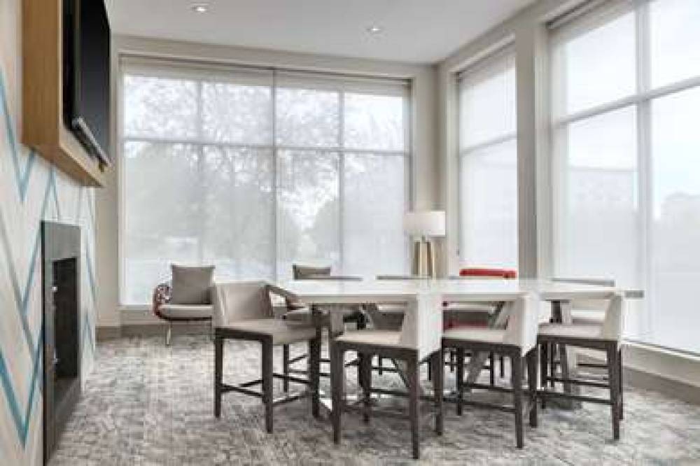 Hilton Garden Inn Denver Airport 9
