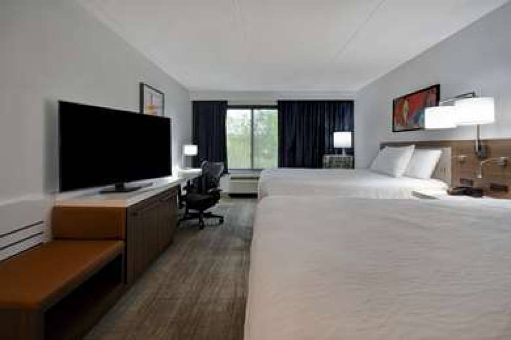 Hilton Garden Inn Detroit Metro Airport 5
