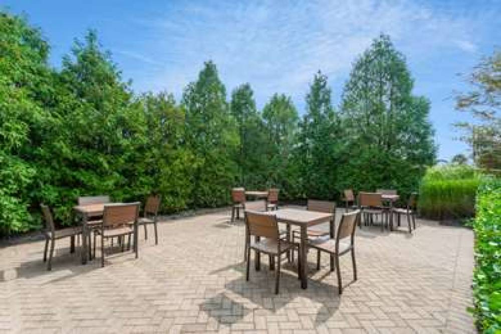 Hilton Garden Inn Islip / MacArthur Airport 2
