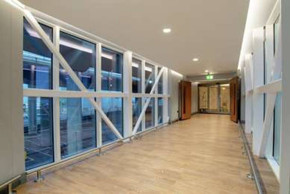 HILTON GARDEN INN LONDON HEATHROW 2