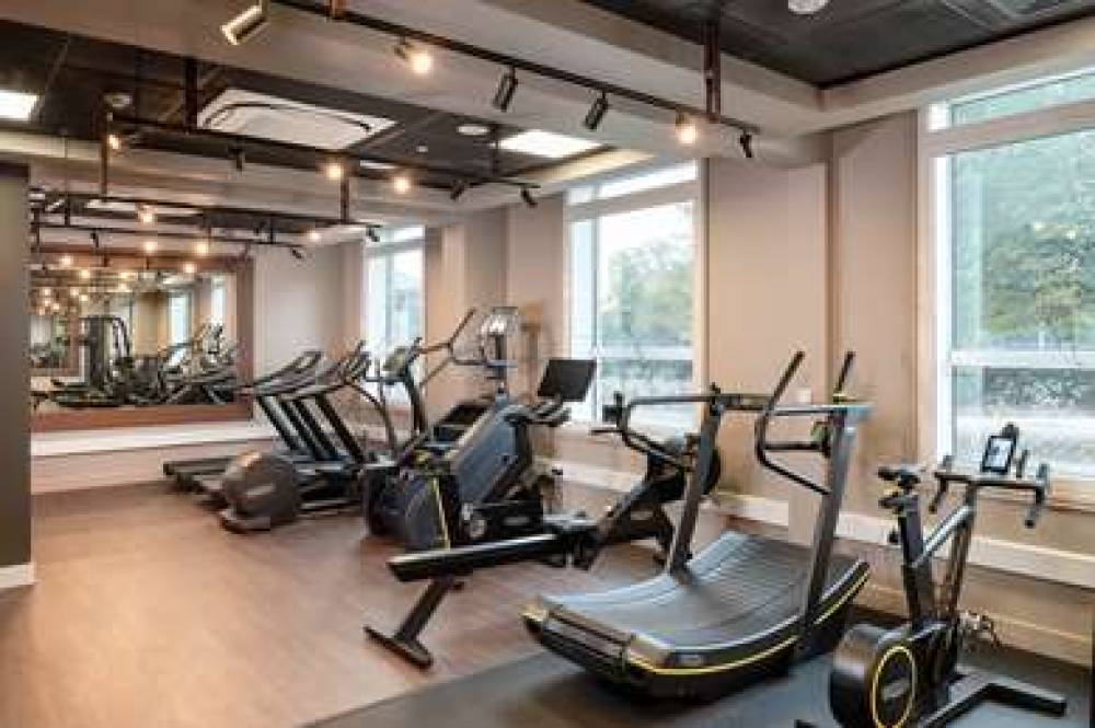 HILTON GARDEN INN LONDON LHR 9